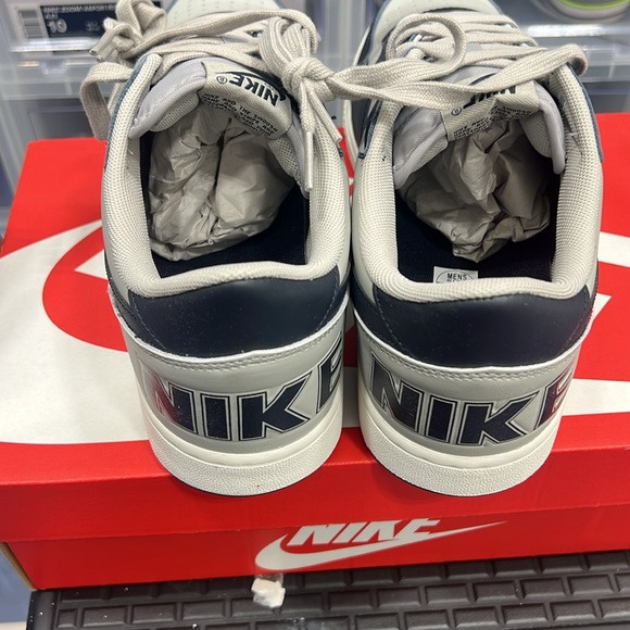 Brand New Sz 10 Nike Terminator low ‘Georgetown’ w/ Box - Picture 5 of 6